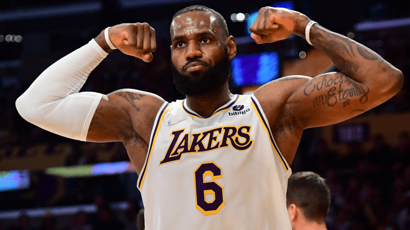 LeBron James Hit With Troublesome Knee Injury That Could Further Derail Lakers Playoff Push