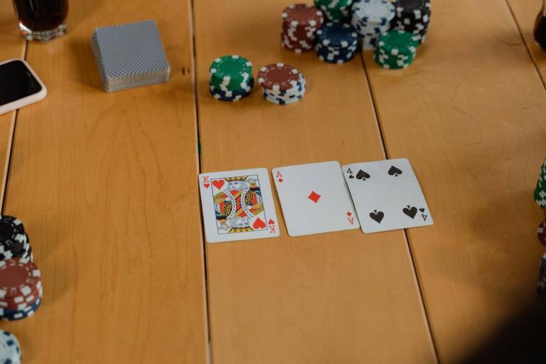 casino 3 card poker strategy