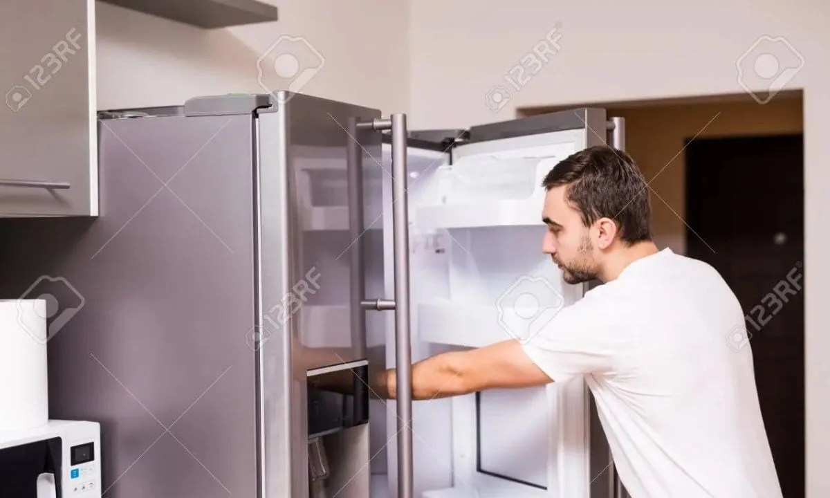 How To Get Ride Of Bad Smell In The Fridge Glusea   To Get Rid Of Bad Smells In Your Fridge Jpg.webp